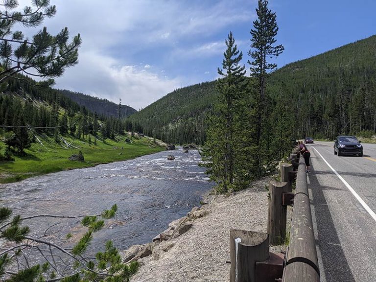 Yellowstone tours from Idaho Falls - Yellowstone Tours - Idaho Falls To Yellowstone National Park